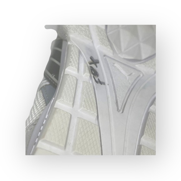 Puma ✵ Kyron Wild Beasts Running Shoes Sneakers ✵ White Glacier Grey ✵ 6.5M ✵ - Picture 11 of 16